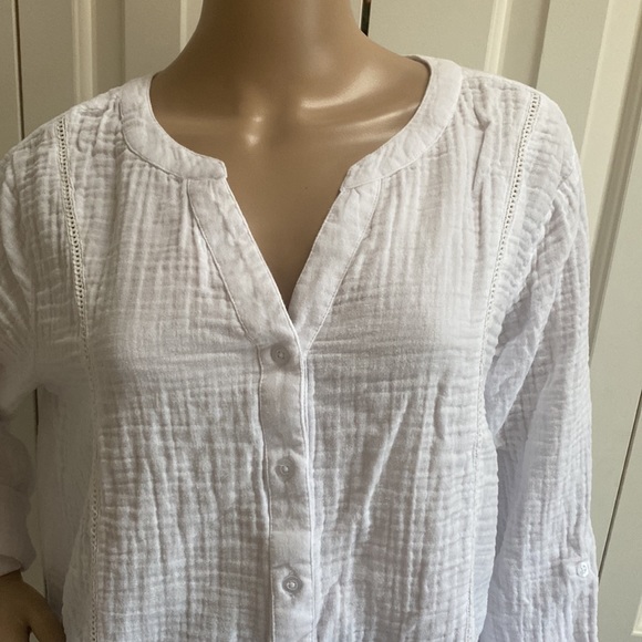 Collections ETC. Womens XL White Texture Knit Button Front. So Cute. - Picture 4 of 12